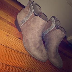 Candie’s Tan Ankle Boots